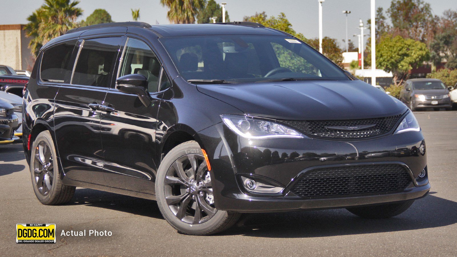 New 2020 Chrysler Pacifica Limited 35th Anniversary Passenger Van